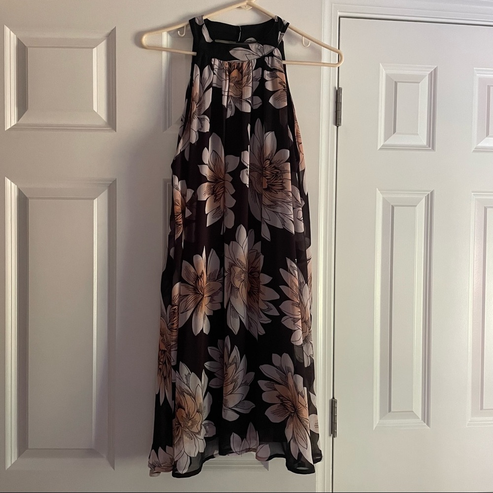 Vici/entro Stencil Floral High Neck Dress